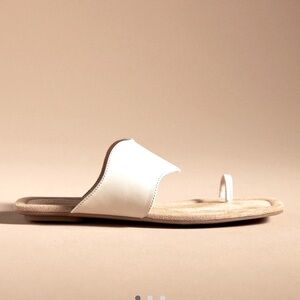 KELSI DAGGER SANDALS💋NWT